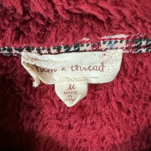 Hem & Thread 1/4 Zip Pullover Fleece Red, Super Soft Size Medium. - Picture 5 of 7